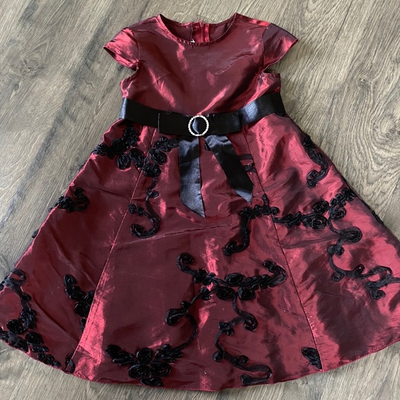 BCX Other - BCX girl red floral party dress
